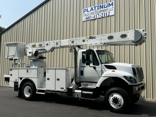 2014-International-7300-4x4-Altec-Material-Handler-Bucket-Truck