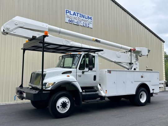 2007-International-7300-4x4-Altec-MH-Material-Handler-Utility-Line-Bucket-Boom-Truck