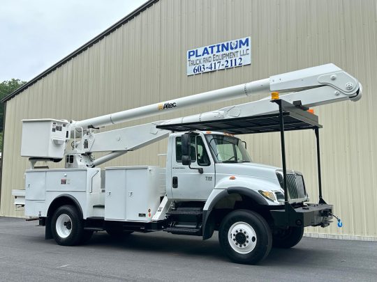 2007-International-7300-4x4-Altec-MH-Material-Handler-Utility-Line-Bucket-Boom-Truck