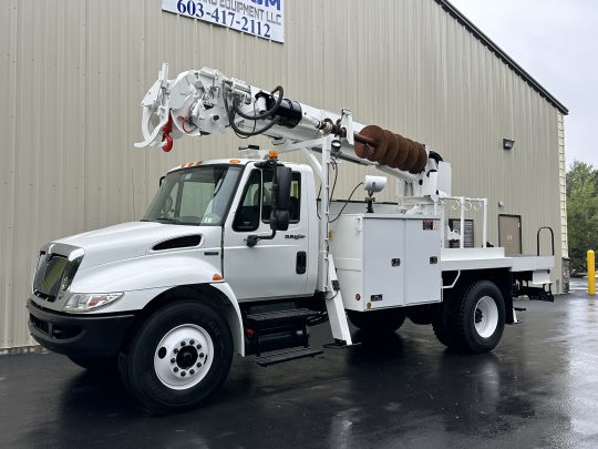 2010-international-4300-altec-Digger-Derrick-Utility-Line-Truck