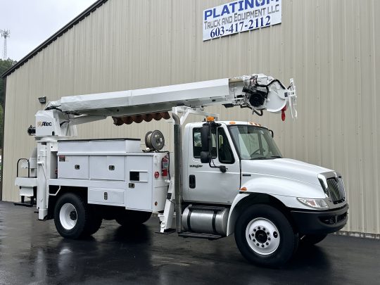 2010-international-4300-altec-Digger-Derrick-Utility-Line-Truck