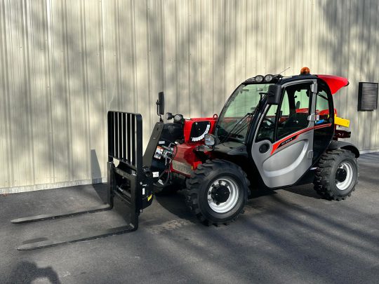 12023-Manitou-625H-Comfort-Enclosed-Telehandler-Fork-Truck