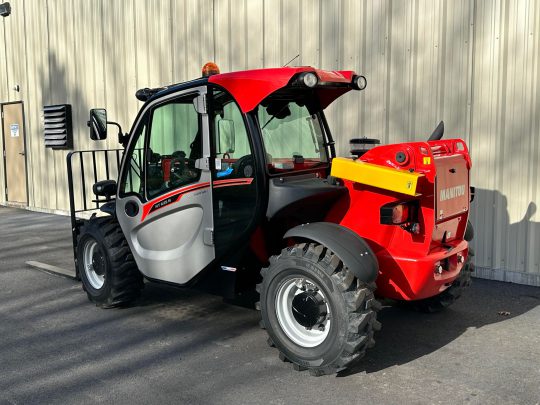 2023-Manitou-625H-Comfort-Enclosed-Telehandler-Fork-Truck