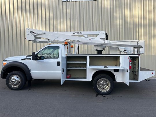 2013-Ford-F450-Terex-Utility-Squirt-Boom-Bucket-Utility-Truck-Cherry-Picker
