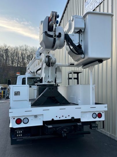 2016-International-4300-Altec-Material-Handler-Bucket-Truck-Cummins