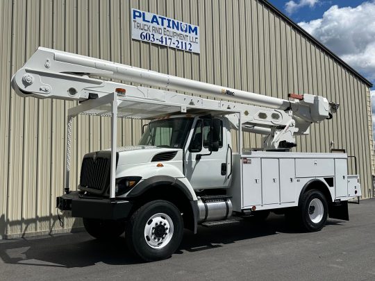 2015-International-7300-4x4-Altec-Material-Handler-Bucket-Truck