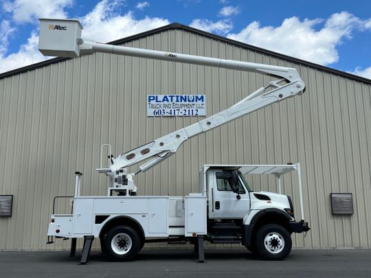 2015-International-7300-4x4-Altec-Material-Handler-Bucket-Truck