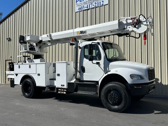 2018-Freightliner-M2-106-Altec-4x4-Digger-Derrick-Utility-Line-Bucket-Truck