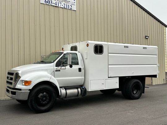 2013-Ford-F750-Under-CDL-Chipper-Dump-Truck