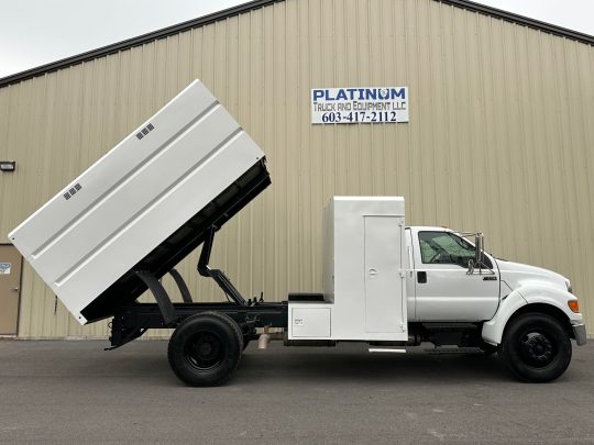 2013-Ford-F750-Under-CDL-Chipper-Dump-Truck