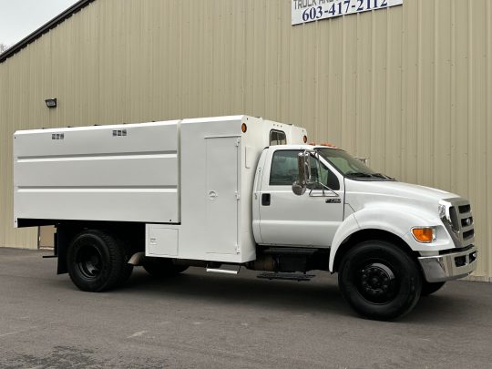 2013-Ford-F750-Under-CDL-Chipper-Dump-Truck