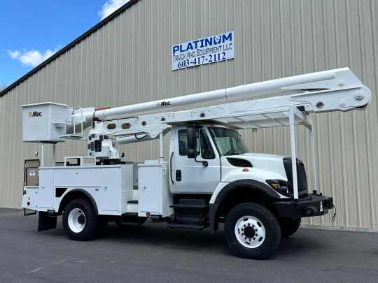 2015-International-7300-4x4-Altec-Material-Handler-Bucket-Truck