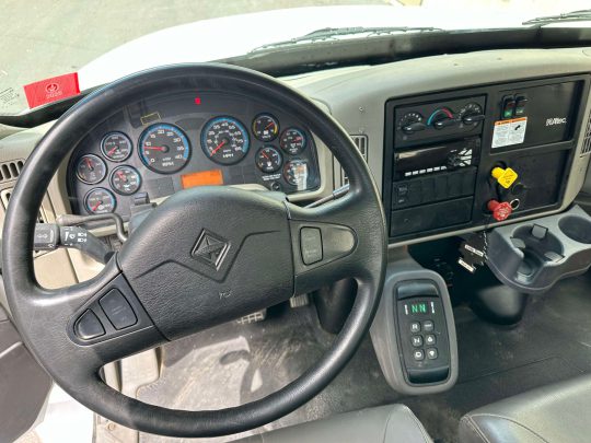 2019-International-4300-Altec-Material-Handler-Utility-Bucket-lineman-Cherry-Picker-Truck