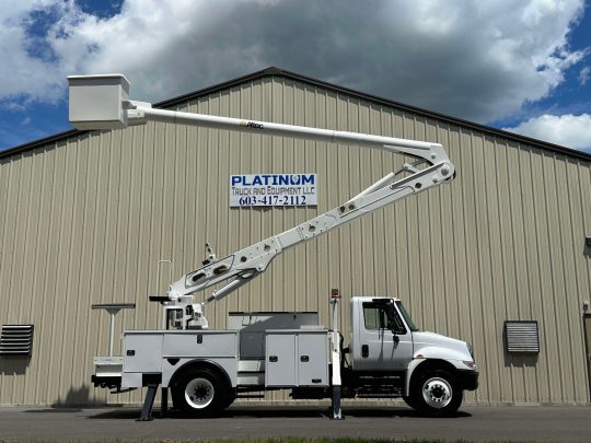 2019-International-4300-Altec-Material-Handler-Utility-Bucket-lineman-Cherry-Picker-Truck