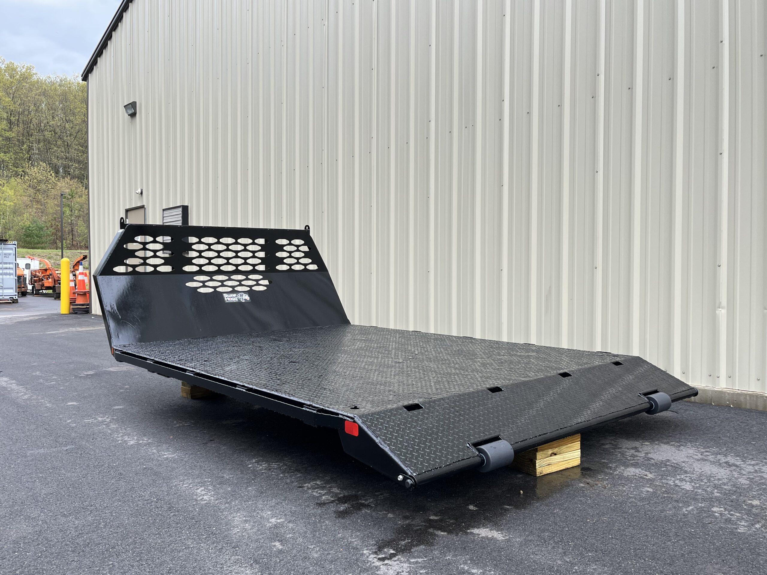 Aluminum Truck Bed, Aluminum Truck Body, diesel trucks, Downeaster, Dump bed, duramag, Durarack, installs, landscape dump truck, landscape equipment, Magnum Rack, mechanic trucks, New Truck Bed, Service, service bed, steel bed, SwapHogg, Switchandgo, Upfit, Utility Bed