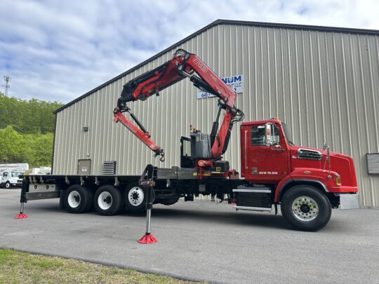 2014-Western-Star-4700SB-Fassi-Knuckle-Crane-Crane-Boom-Flatbed-Truck-Utility-Form-Crane-Truck
