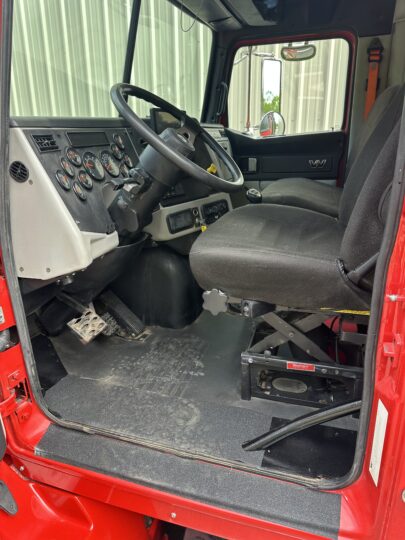 2014-Western-Star-4700SB-Fassi-Knuckle-Crane-Crane-Boom-Flatbed-Truck-Utility-Form-Crane-Truck