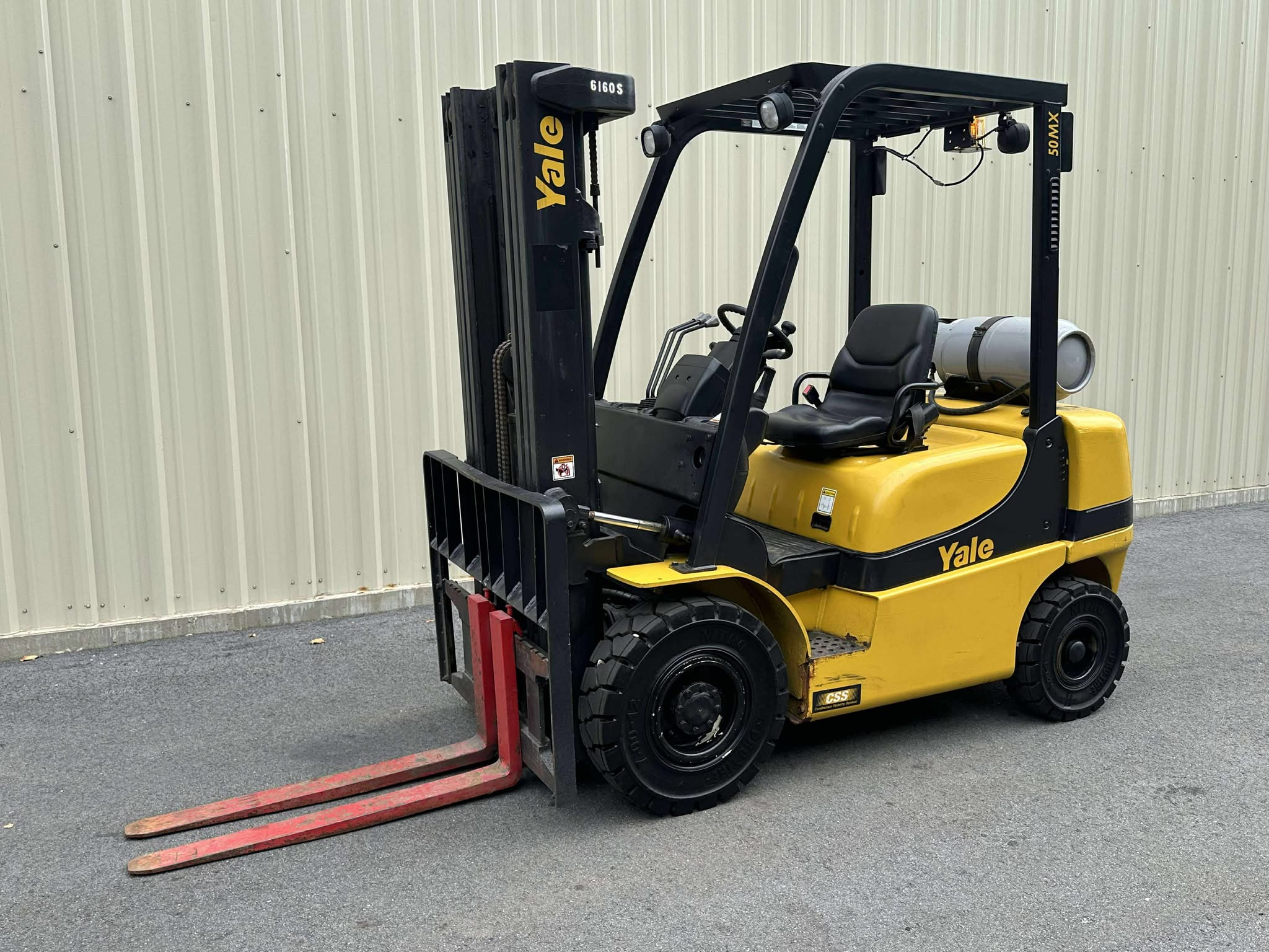 2018-Yale-GP050MX-LPG-Forklift-5k-Lift-Capacity-Warehouse-Forktruck-Diesel-Gas-LPG-Dual-Fuel-Electric
