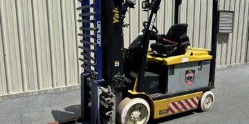 2013-Yale-ERCO65VGN48TE083-Electric-Forklift-Warehouse-Forktruck-Cascade-Pallet-Forks
