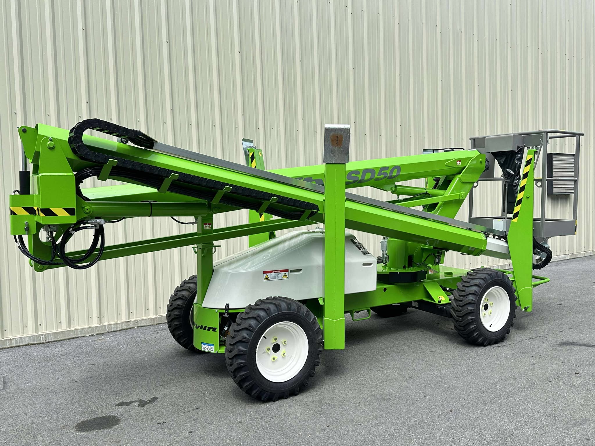 2024-Niftylift-SD50D-Diesel-4x4-Boom-Man-Lift-Tree-Equipment-Construction-Lift-All-Wheel-Drive-Lift-Backyard-Lift