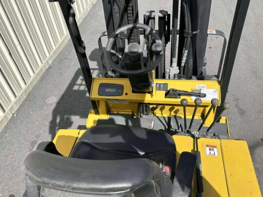 2011-Hyster-E80Z-EP-Electric-Forklift-8K-Capacity-Warehouse-Forktruck-Hyster-Yale-Diesel-LPG