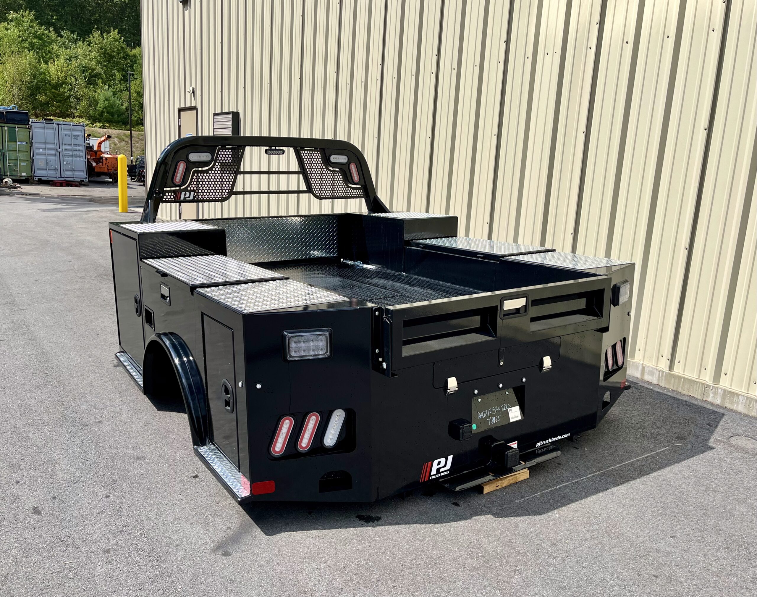 Aluminum, B&W, bed, chevy, cm, CM truck beds, contractor, dodge, duramag, flatbed, ford, GMC, Hauler, International, magnum, PJ, PJ truck beds, Ram, replacement bed, steel bed, Upfit, Upfitter