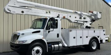 2019-International-4300-Altec-Material-Handler-Utility-Bucket-lineman-Cherry-Picker-Truck