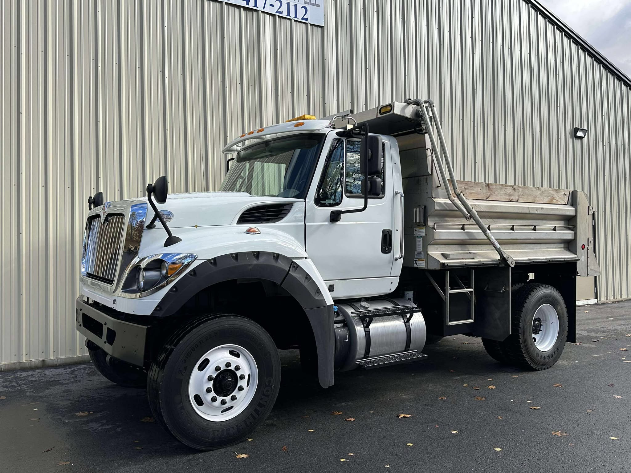 2019-International-7600-Henderson-Dump-Truck-Hauler-Tri-Axle-Single-Axle-Tandem-Axle-Dump-Truck-High-HP-Diesel-Automatic-7600-Peterbilt-Kenworth-Mack-Stainless-Bed