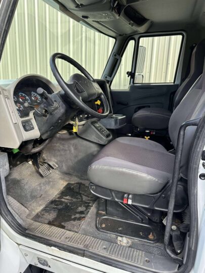 2019-International-7600-Henderson-Dump-Truck-Hauler-Tri-Axle-Single-Axle-Tandem-Axle-Dump-Truck-High-HP-Diesel-Automatic-7600-Peterbilt-Kenworth-Mack-Stainless-Bed