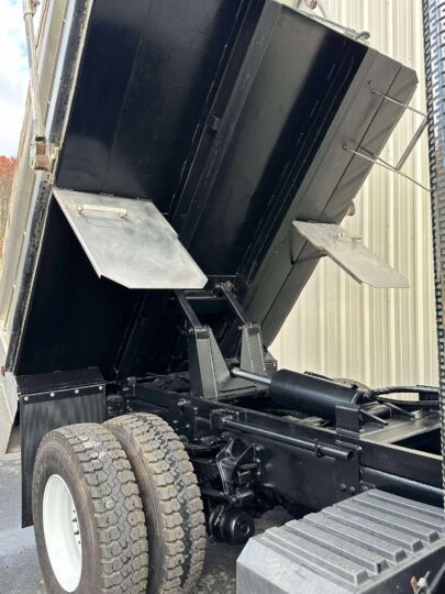 2019-International-7600-Henderson-Dump-Truck-Hauler-Tri-Axle-Single-Axle-Tandem-Axle-Dump-Truck-High-HP-Diesel-Automatic-7600-Peterbilt-Kenworth-Mack-Stainless-Bed