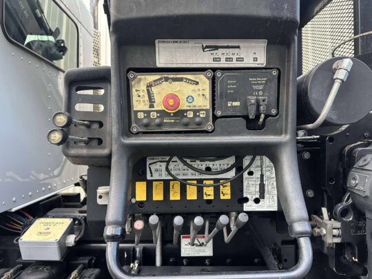 2015-Kenworth-T440-Hiab-Palfinger-Cormach-Fassi-Knuclr-Crane-Boom-Truck-Flatbed-Hauler-Truck