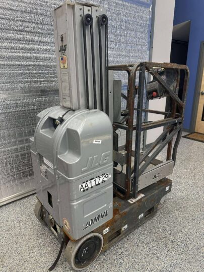 2010-JLG-20MVL-Electric-Vertical-Mast-Man-Lift