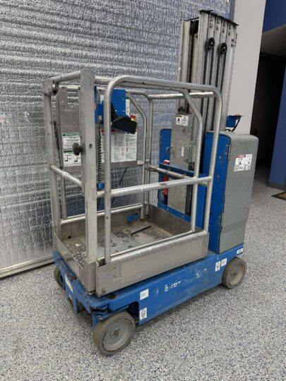 2018-Genie-GR-20-Electric-Vertical-Mast-Man-Lift