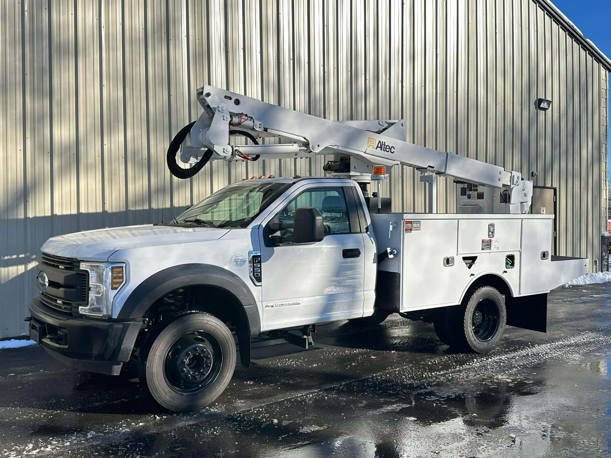 2019-Ford-F550-Altec-Utility-Bucket-Boom-Truck-Diesel-Lineman
