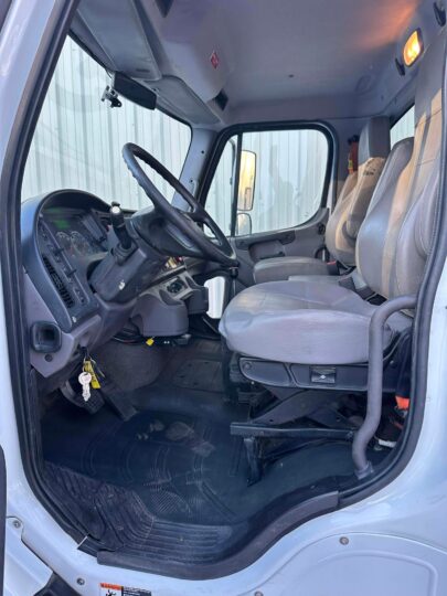 2016-Freightliner-114SD-Tandem-Axle-Dump-Truck-500hp-Diesel-Automatic-Kenworth-Peterbilt-Tri-Axle-Asphalt-Truck