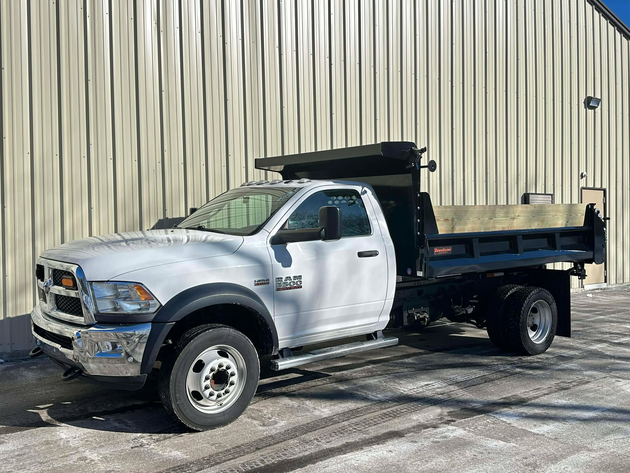 2017-Ram-5500HD-Dump-Truck-Diesel-Gas-4x4-4x2-Down-Easter-Dump-Bed