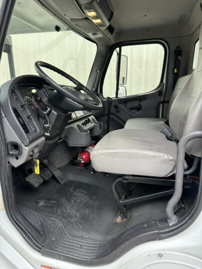 2015-Freightliner-M2-106-Altec-Elevator-Bucket-Truck-75'-Diesel-Air-Brakes-6-Speed