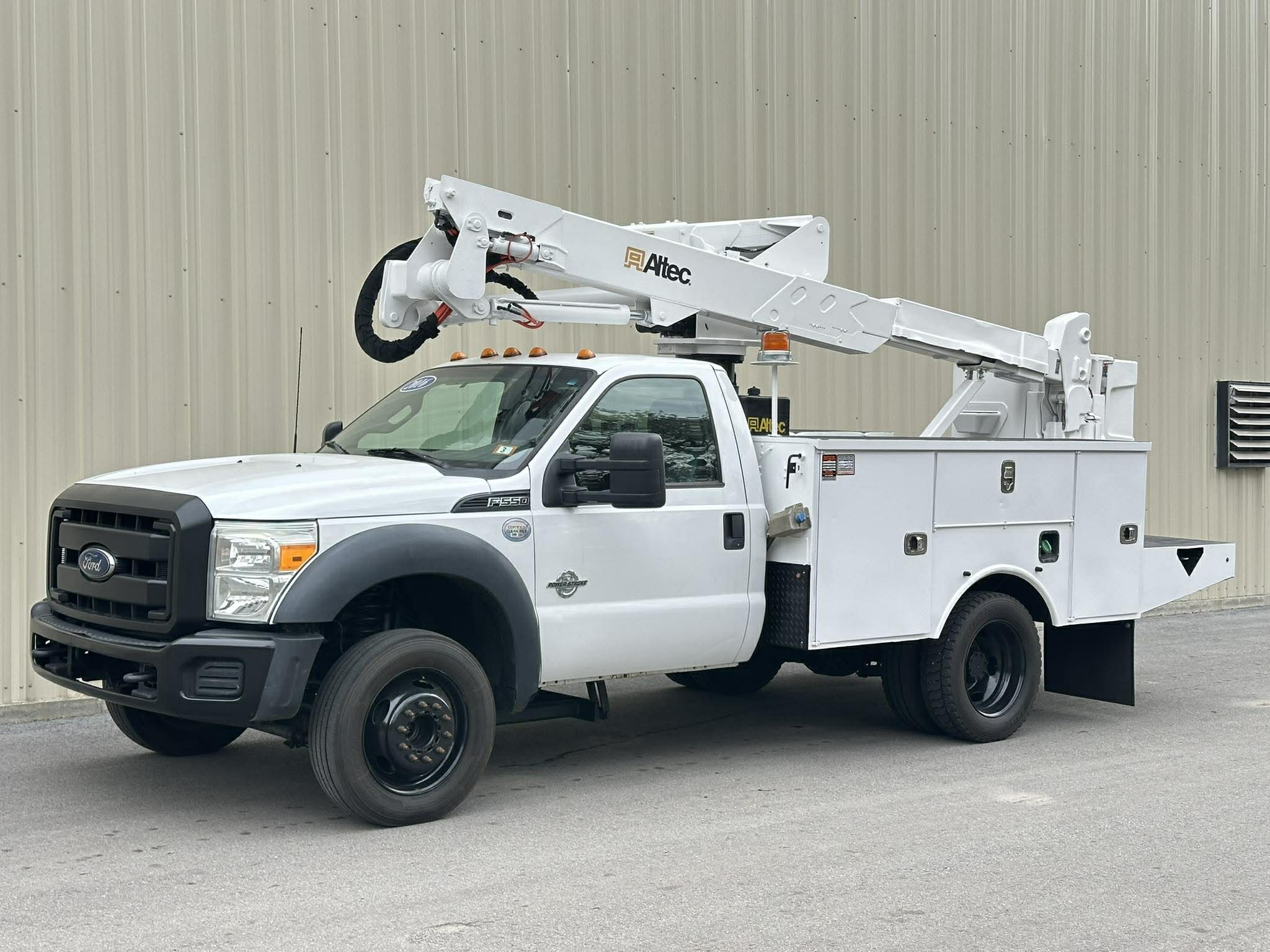 2016-Ford-F550-Altec-Utility-Lineman-Contruction-Boom-Terex-Truck-Bucket-Truck-Diesel-4X4-Utility-Work-Truck