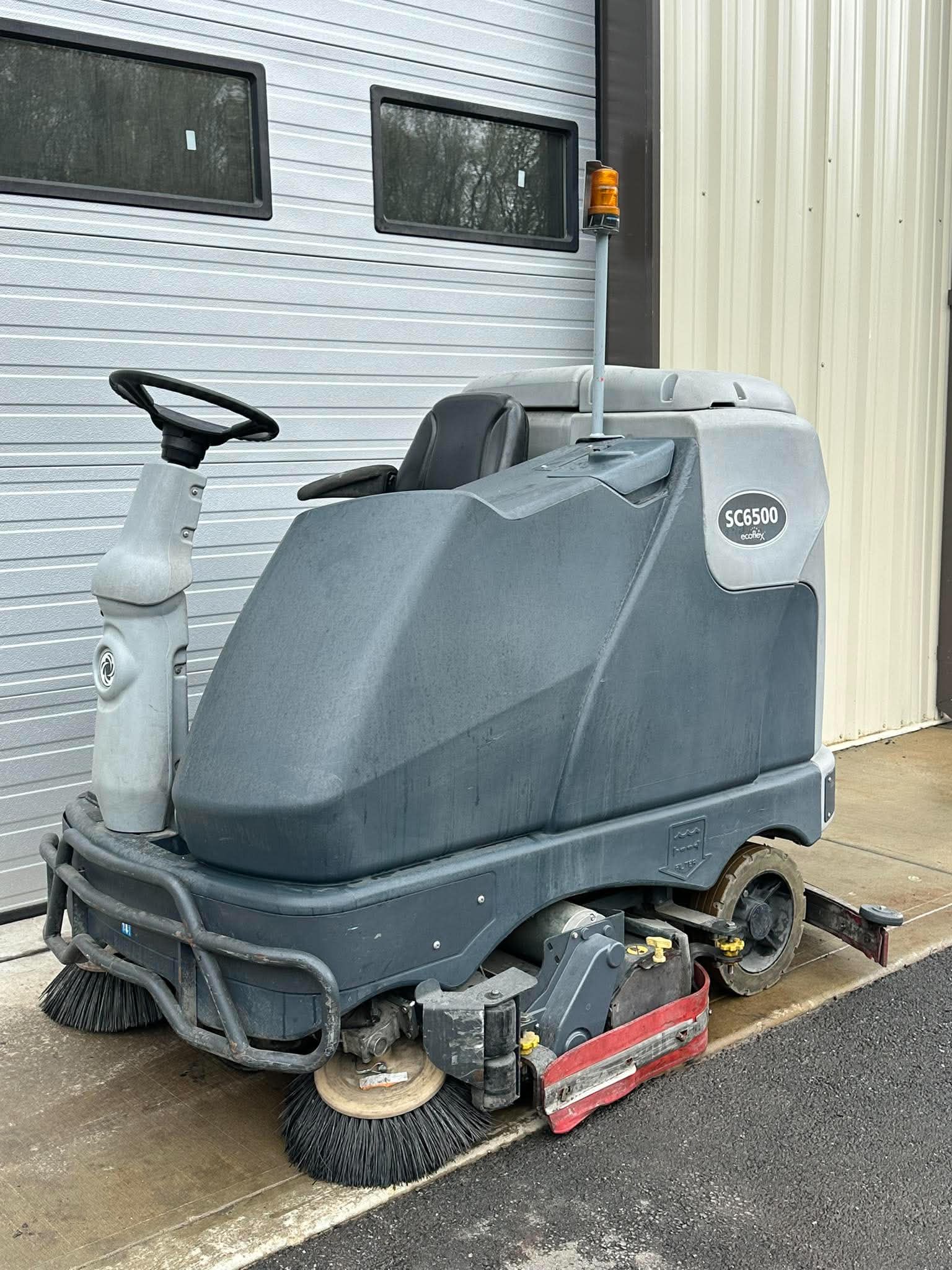 2018 Advance-SC6500-45C-Ecoflex-Ride-On-Floor-Scrubber-Warehouse-Cleaner-Diesel-Electric-Propane-Sweeper-Washer-Machine