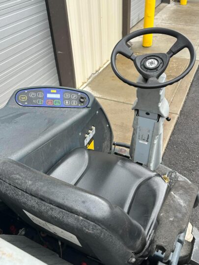2018 Advance-SC6500-45C-Ecoflex-Ride-On-Floor-Scrubber-Warehouse-Cleaner-Diesel-Electric-Propane-Sweeper-Washer-Machine