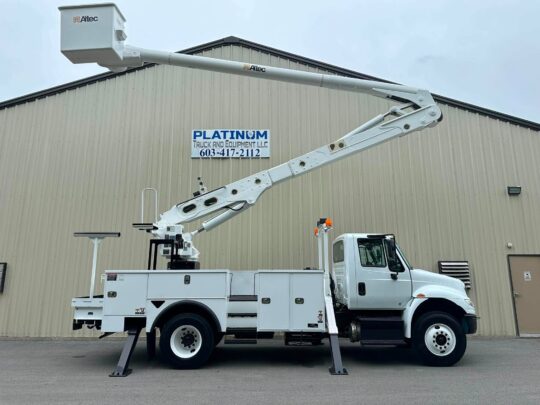 2019-International-4300-Altec-AA55-AM55-Utility-Bucket-Material-Handler-Boom-Storm-Truck-Bucket-Truck-Diesel-Cummins-Auto-A/C-Linework
