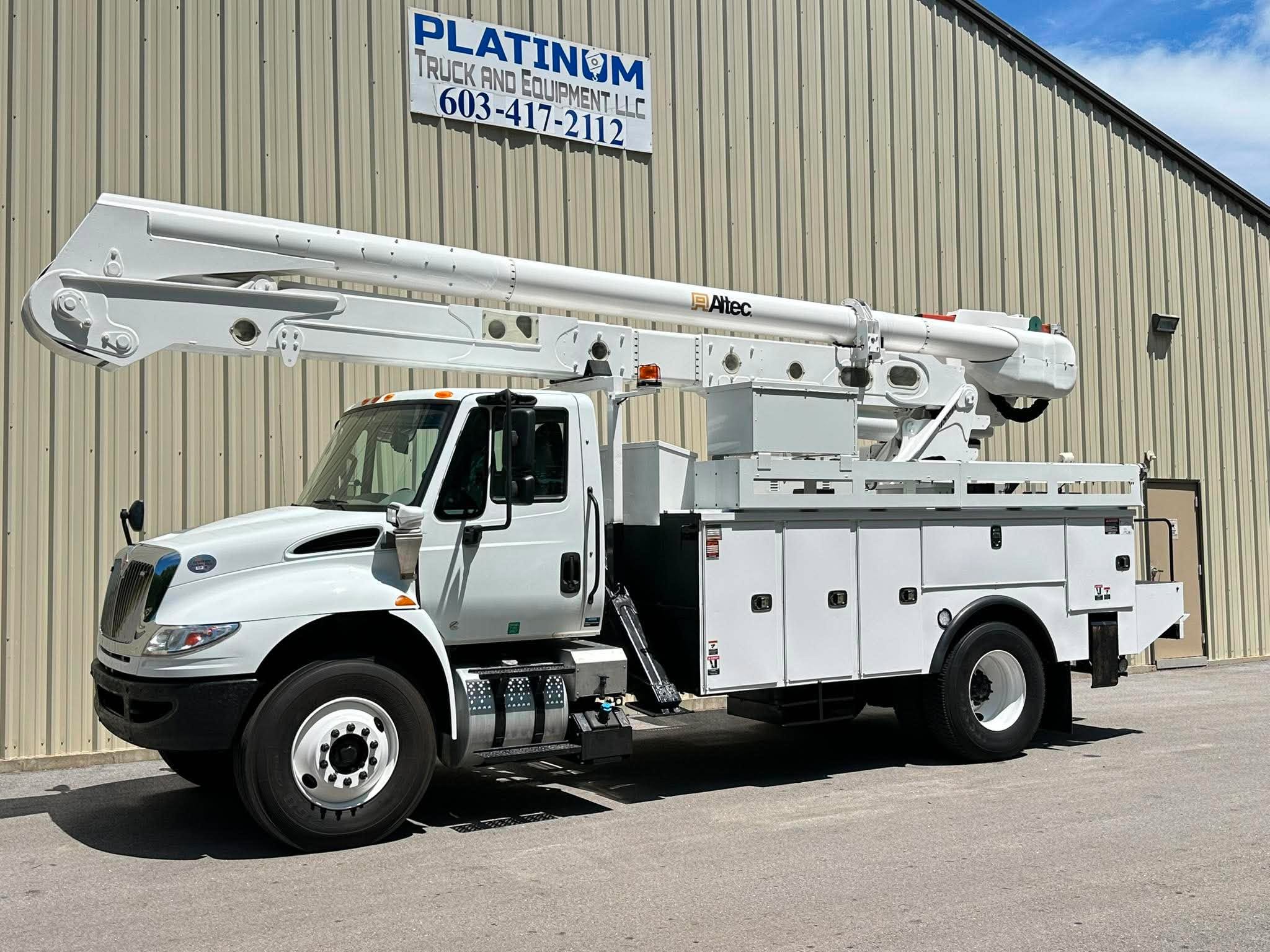 2019-International-4300-Altec-AA55-AM55-Utility-Bucket-Material-Handler-Boom-Storm-Truck-Bucket-Truck-Diesel-Cummins-Auto-A/C-Linework