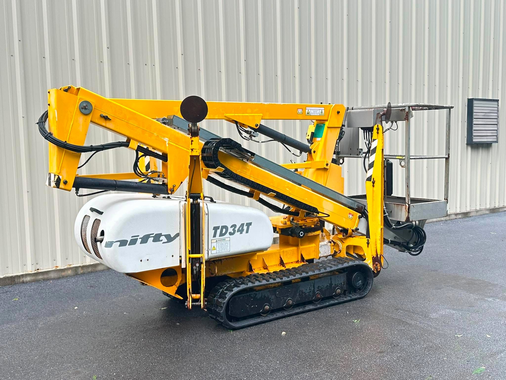 2011-Niftylift-TD34TD-Tracked-Boom-Man-Lift
